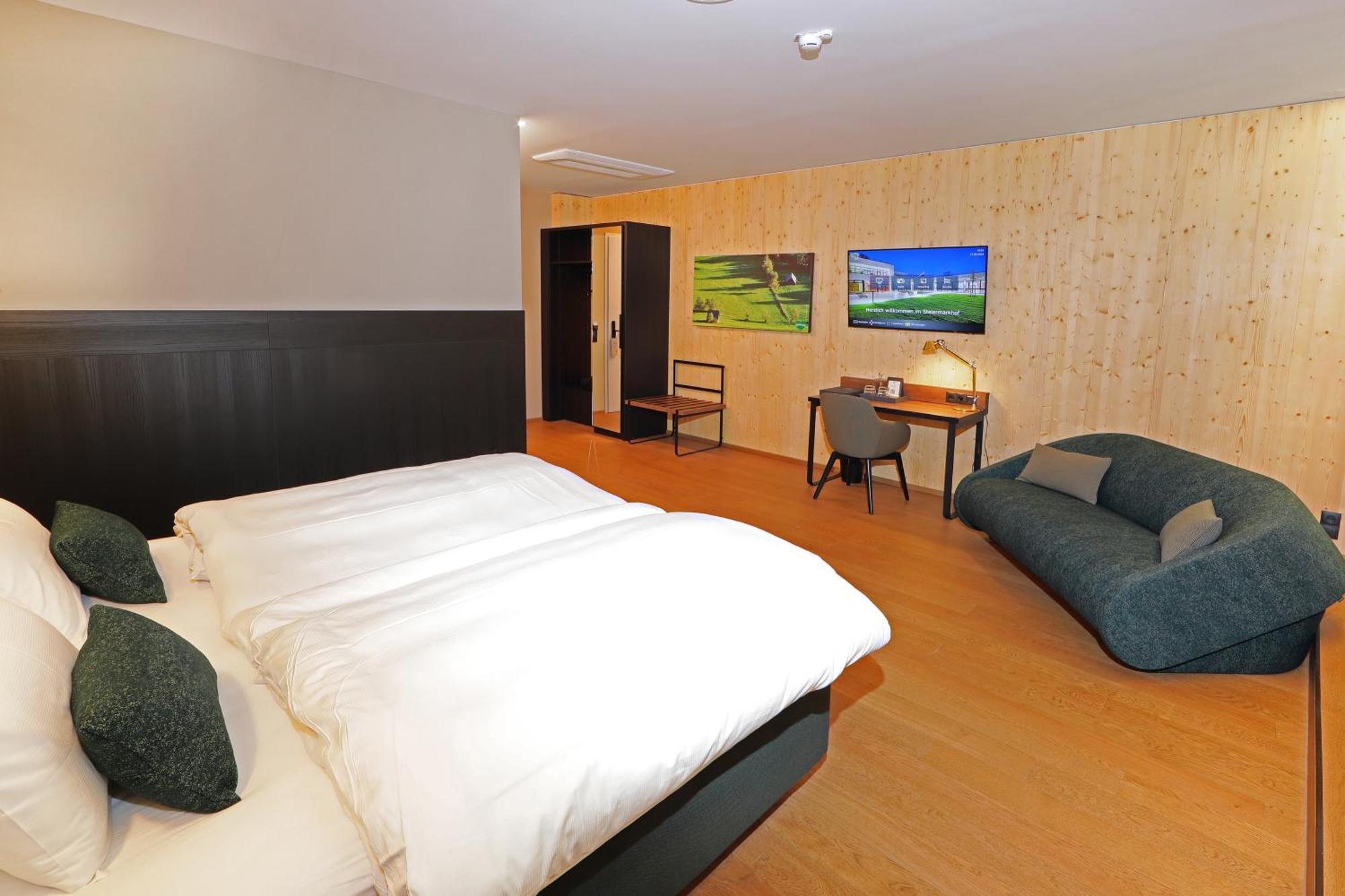 Hotel Steiermarkhof Graz - Aus Holz Gebaut, Von Huegeln Gekuesst Eksteriør bilde